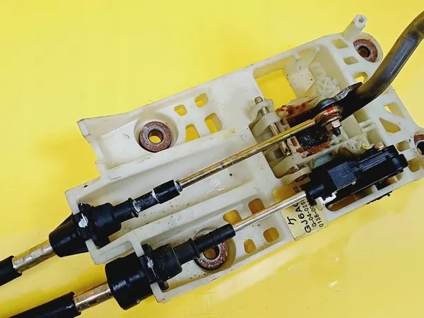 Sélecteur de vitesse manuel Mazda 6 1.8 Essence GJ6AC image 10