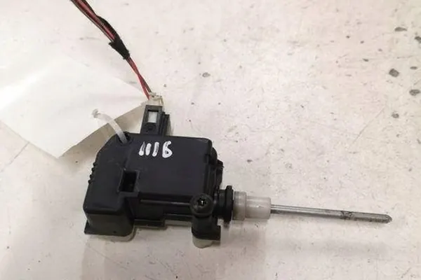 Tappo carburante MERCEDES-BENZ E (W211) A2038201997 image 2