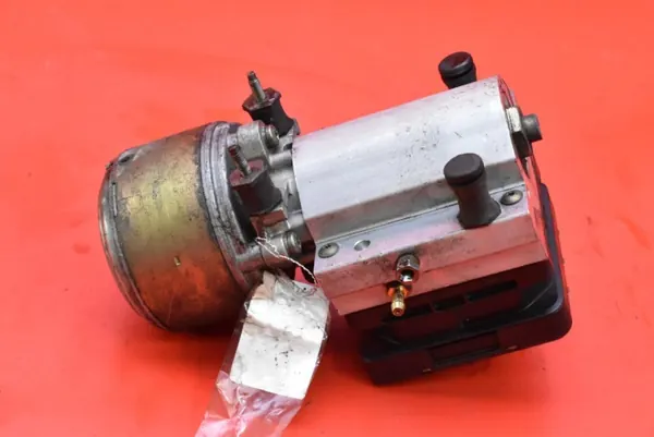 OEM 9636713880 Jousituskompressoripumppu Citroen C5:lle image 2