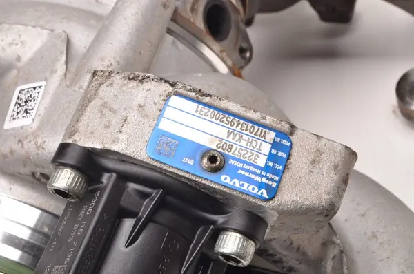 VOLVO V60 II S60 III XC60 II Turbocompresor 32257802 image 4