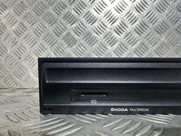 Leitor de Rádio Skoda OE 5Q0035820 - Usado image 3