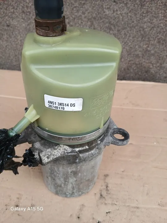 Bomba de direção assistida Volvo V50 2.0D image 2