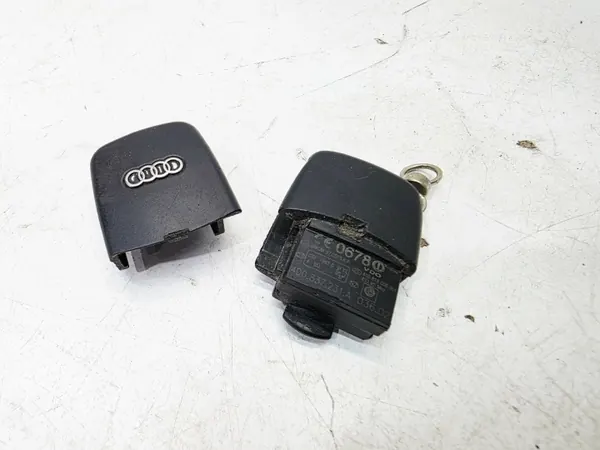 Llave de contacto Audi OEM 4D0837231A - Usada image 5