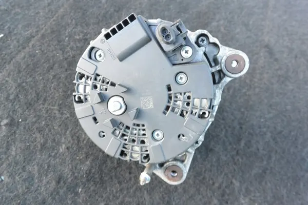 Vaihtovirtageneraattori 2.0TDI VW Passat B7 B8 image 5