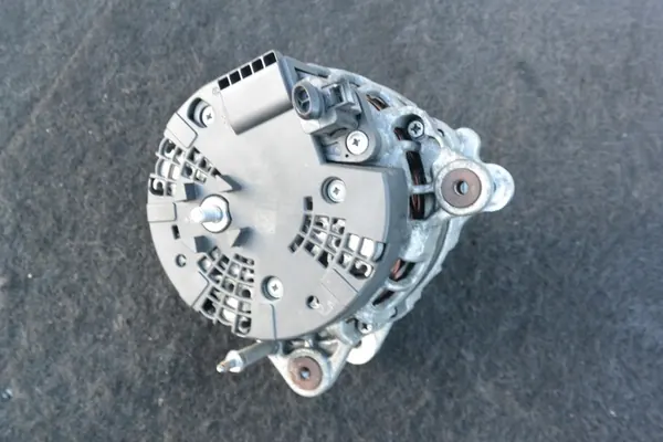 Vaihtovirtageneraattori 2.0TDI VW Passat B7 B8 image 7