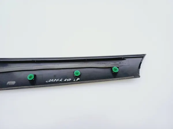 OEM DRC88480 Etu-oikea pilarisuojus Mini One:lle image 6