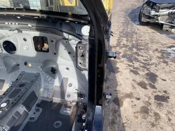 BMW X1 2020 etu oikea lokasuoja OEM 246321 image 3