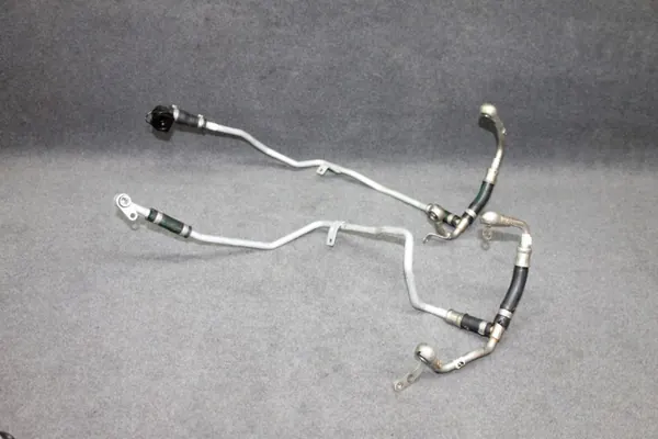 Conduits de refroidissement turbo OEM 8092598 BMW M5 image 2