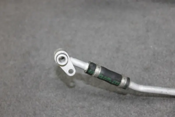 Conduits de refroidissement turbo OEM 8092598 BMW M5 image 4