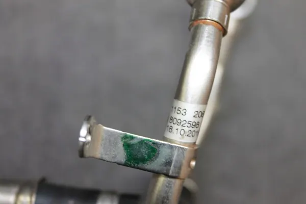Conduits de refroidissement turbo OEM 8092598 BMW M5 image 5