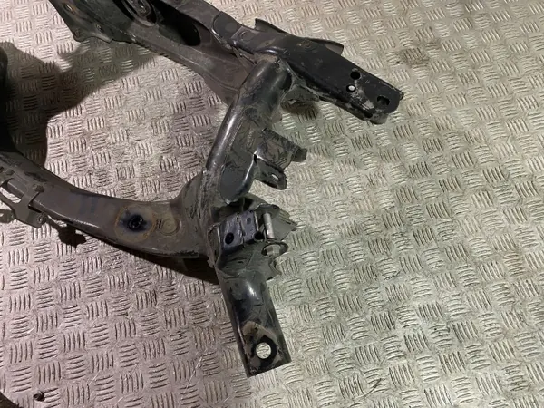 Lexus NX 2020 Hinterachsträger OEM UTO31855 image 3