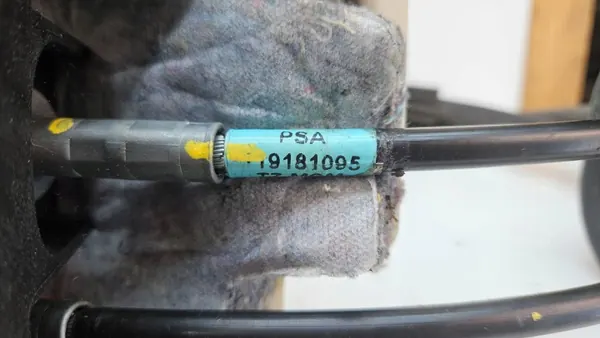 OEM 9680602580 Isolation Levier Vitesse Peugeot 308 SW image 7
