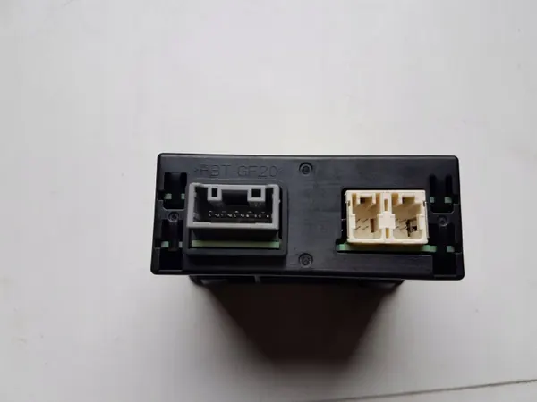 Prise USB Mazda CX-5 OEM K69C669U0 - Occasion image 6
