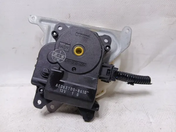 Motor calefactor Toyota Avensis T25 AE0637008610 image 3