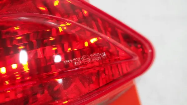 Opel Mokka X achterbumper rechts reflector OEM 24558 image 3
