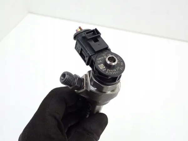 Injectorset OEM 05L130277E voor VW Tiguan II 2.0 TDI image 3