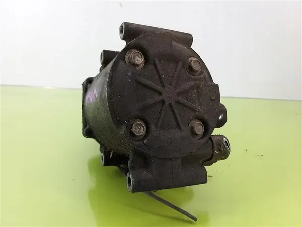 Compresseur de climatisation Mitsubishi Lancer VII 1.6B 2003-2011 MN185570 image 2