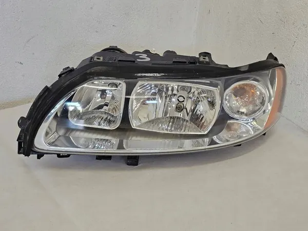 Vasen Etuvalaisin Volvo S60 V70 XC70 Lift 30698835 image 2