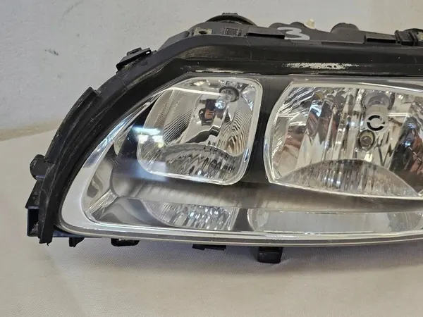 Vasen Etuvalaisin Volvo S60 V70 XC70 Lift 30698835 image 3