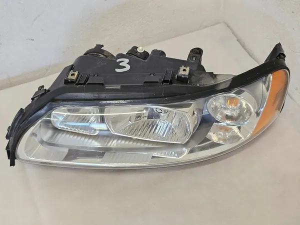 Vasen Etuvalaisin Volvo S60 V70 XC70 Lift 30698835 image 6