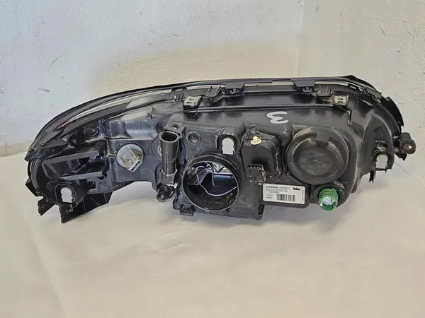 Vasen Etuvalaisin Volvo S60 V70 XC70 Lift 30698835 image 7
