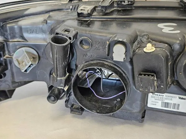 Vasen Etuvalaisin Volvo S60 V70 XC70 Lift 30698835 image 9