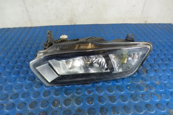 Volkswagen Polo V Halogenstrålkastare Höger Fram OEM 6C0941662 image 2