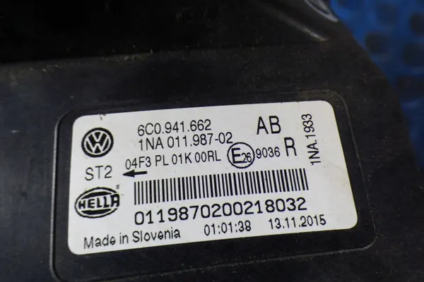 Volkswagen Polo V Halogenstrålkastare Höger Fram OEM 6C0941662 image 4