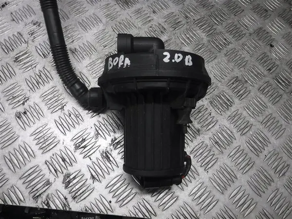 Toissijainen ilmapumppu Volkswagen Passat B5 2.0 8V OEM image 2