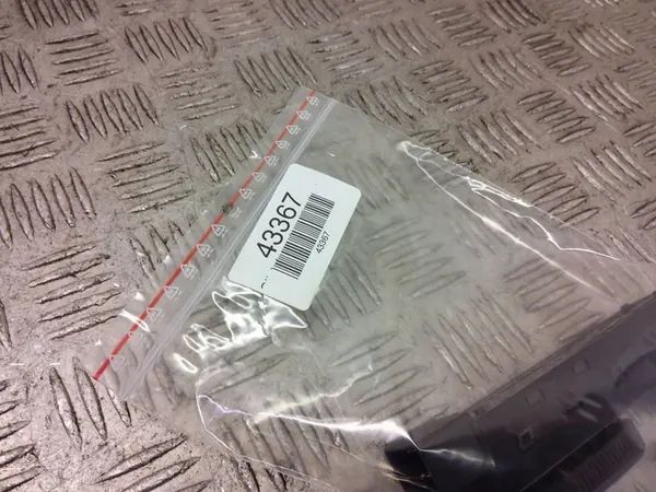 Opel Insignia A 2014 Right Front Seat Adjustment Handle OEM 12451498 image 2