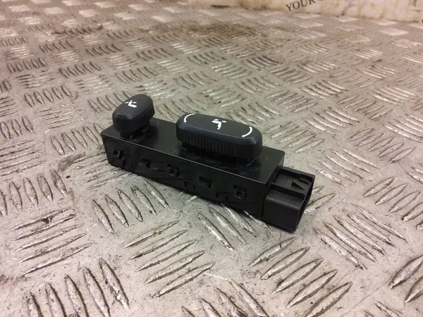 Opel Insignia A 2014 Right Front Seat Adjustment Handle OEM 12451498 image 6