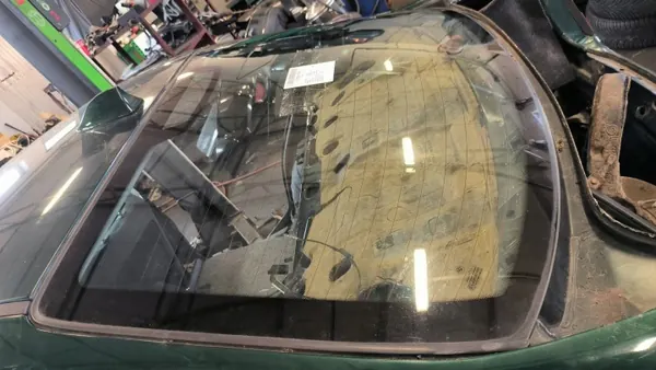 BMW Takaikkuna X6 F16 - OEM BMW image 3