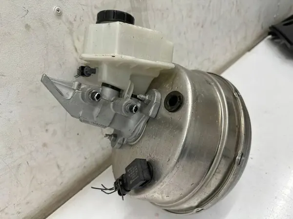 Mercedes-Benz GLE W167 Pompe de Frein A1674302200 image 2