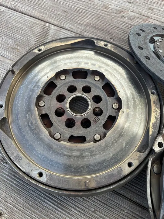 Kaksimassainen vauhtipyörä Peugeot Expert 2.0 HDI image 2