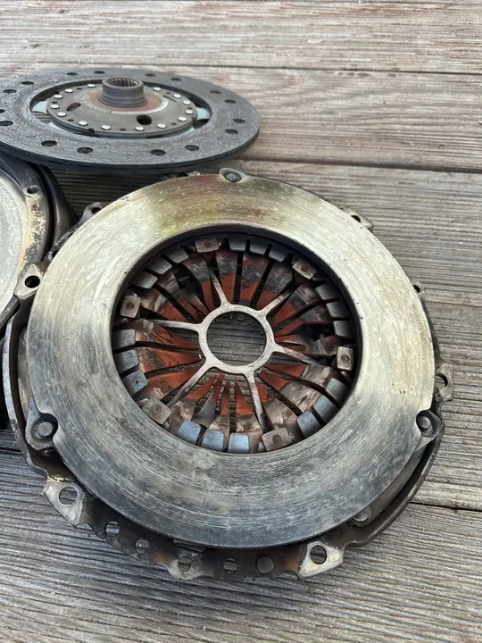 Kaksimassainen vauhtipyörä Peugeot Expert 2.0 HDI image 3