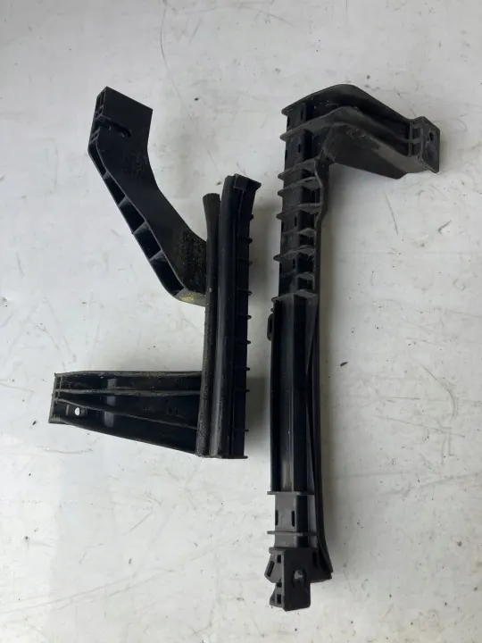 Guide de Vitre Porte Droite Arrière OEM 9805139380 9675911480 image 2