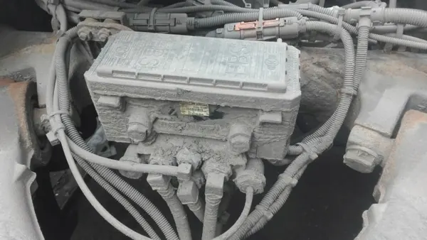 Soupape Modulateur EBS Arrière OEM 81.52106-6046 MAN TGA image 2