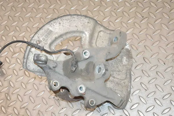 Mercedes-Benz CLS C218 Vänster Framhjulsnav image 3