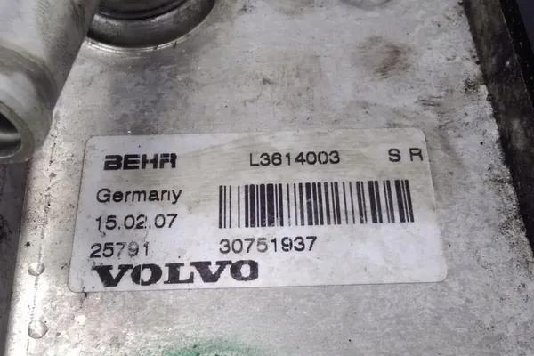 Oljefilterfäste VOLVO S80 II 30751937 image 5