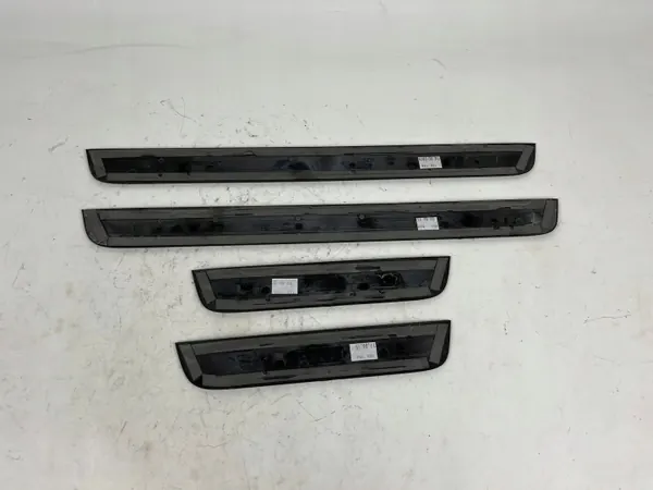 OEM 8K0853374 Vordere rechte Türschwellerleiste image 7