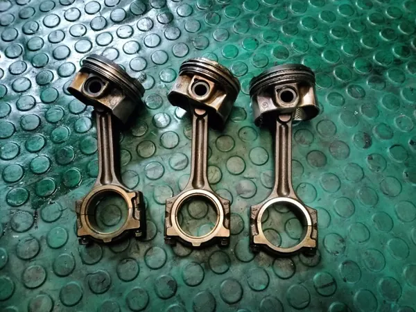 Dacia OE Kolben & Pleuel Set OEM h5f 72l71 68011 image 4