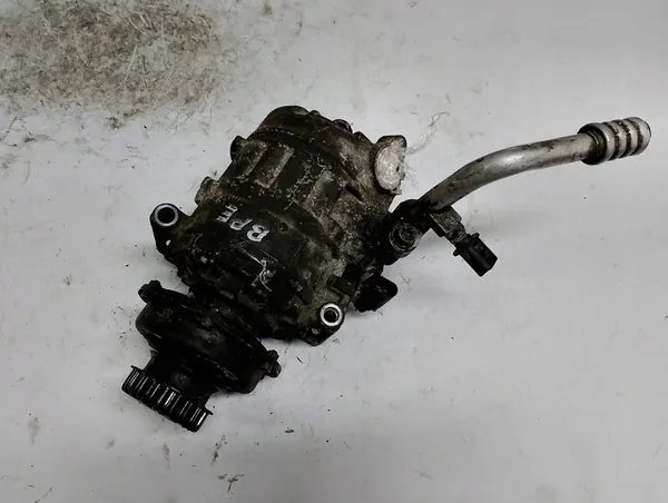 VW Transporter Caravelle T5 Vaihtovirtageneraattori 070903201E image 2