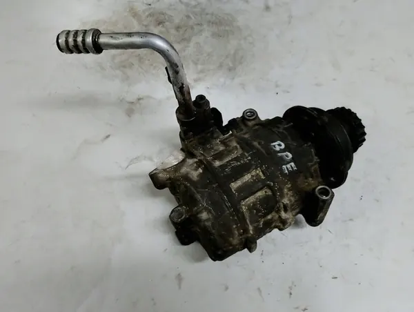 VW Transporter Caravelle T5 Vaihtovirtageneraattori 070903201E image 4