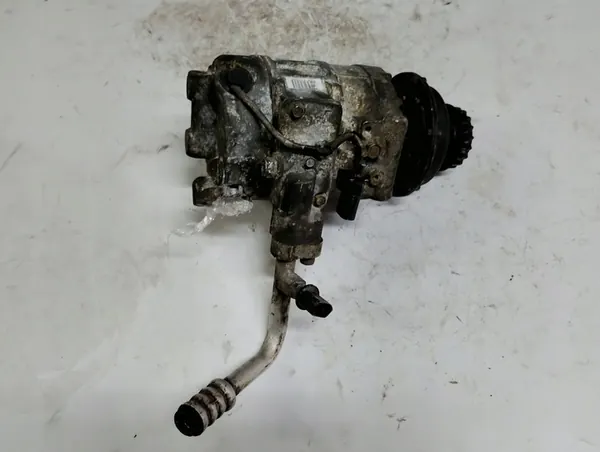 VW Transporter Caravelle T5 Vaihtovirtageneraattori 070903201E image 5