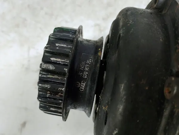 VW Transporter Caravelle T5 Vaihtovirtageneraattori 070903201E image 7