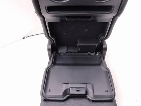 Mazda CX-5 II achterarmsteun OEM AMD217128 Gebruikt image 4