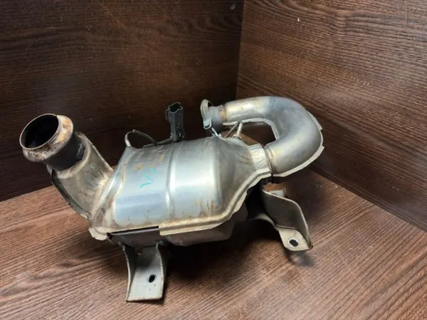 DPF/Katalysaattori Toyota Proace OEM 9817106280 image 2