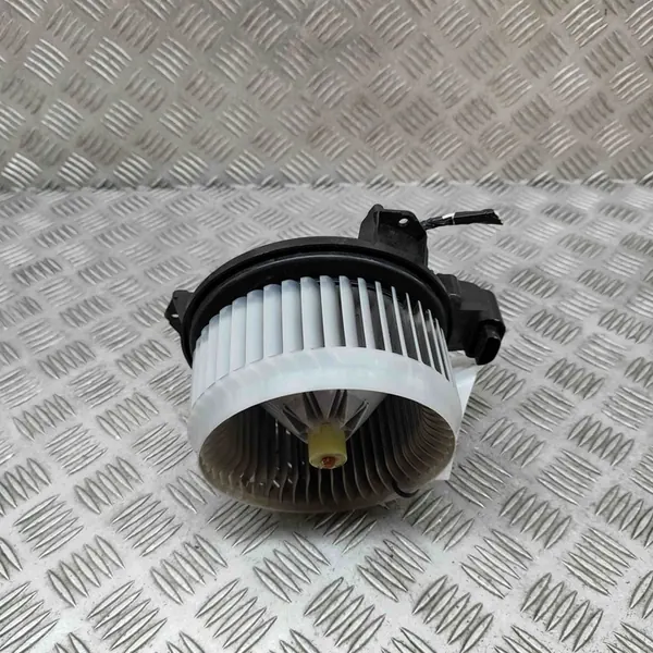 Motor de aquecimento Toyota RAV 4 (XA40) 2017 image 2