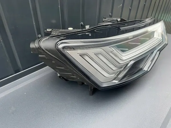 Vorderes rechtes Scheinwerfer AUDI A6 C8 MATRIX 4K0941036 image 2