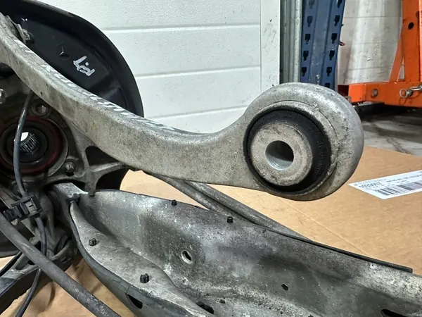 Bakre högra knut, Mercedes SL R230, SL550 A2303508608 image 8